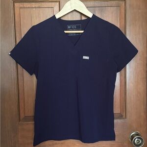 FIGS Women's Navy Scrub Set